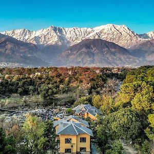 Prakriti Aalay - Riverside Mountain View Boutique Eco Resort